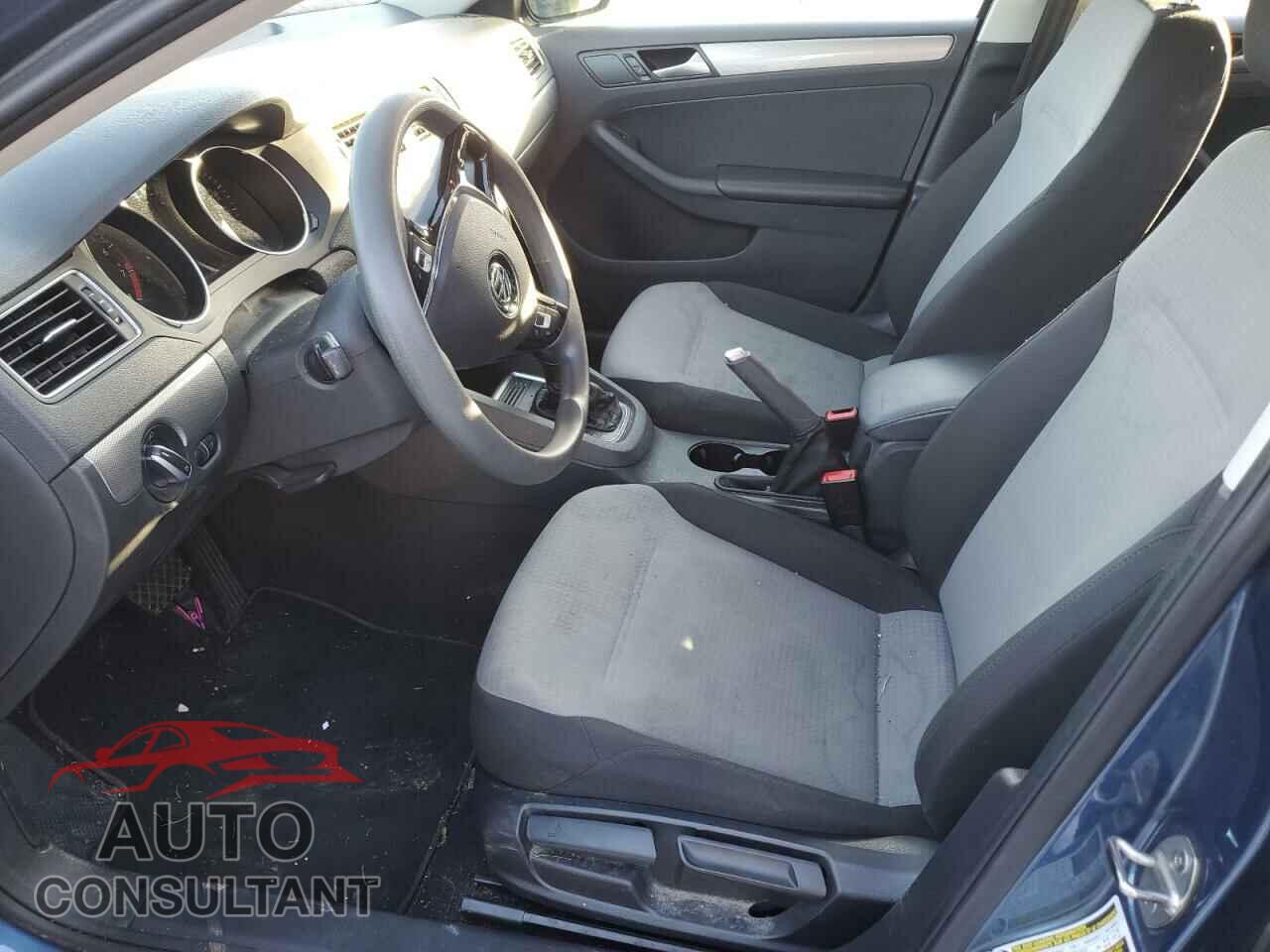 VOLKSWAGEN JETTA 2017 - 3VW2B7AJ3HM239602