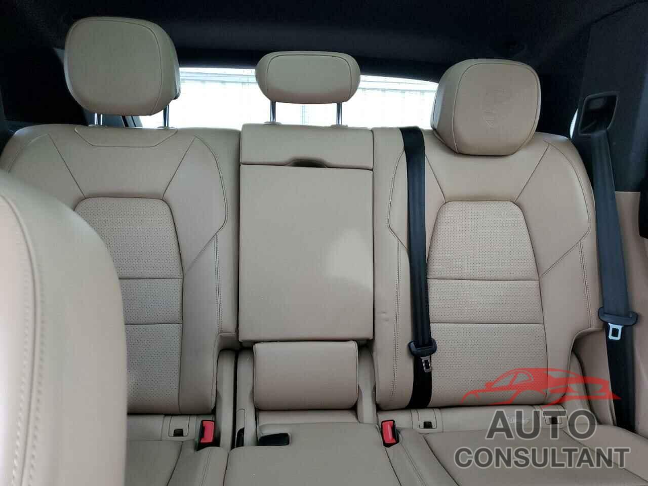 PORSCHE CAYENNE 2019 - WP1AA2AY3KDA07665