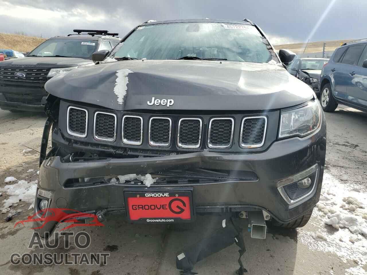 JEEP COMPASS 2018 - 3C4NJDCB6JT252184