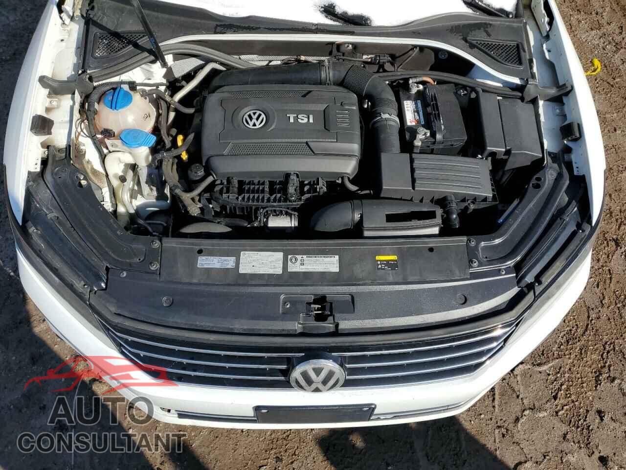 VOLKSWAGEN PASSAT 2017 - 1VWAT7A32HC024160