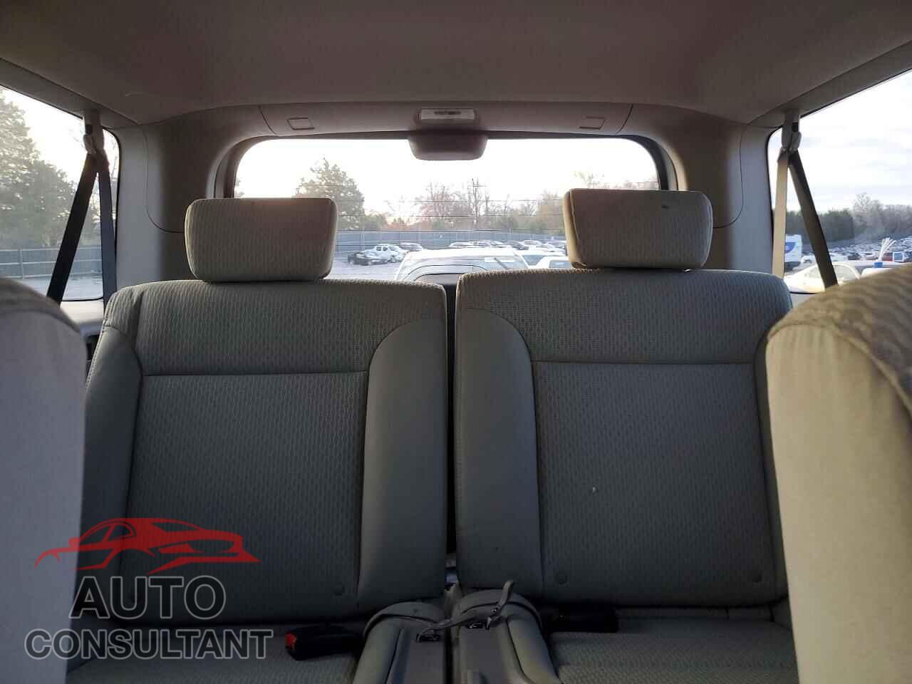 HONDA ELEMENT 2011 - 5J6YH2H77BL001604