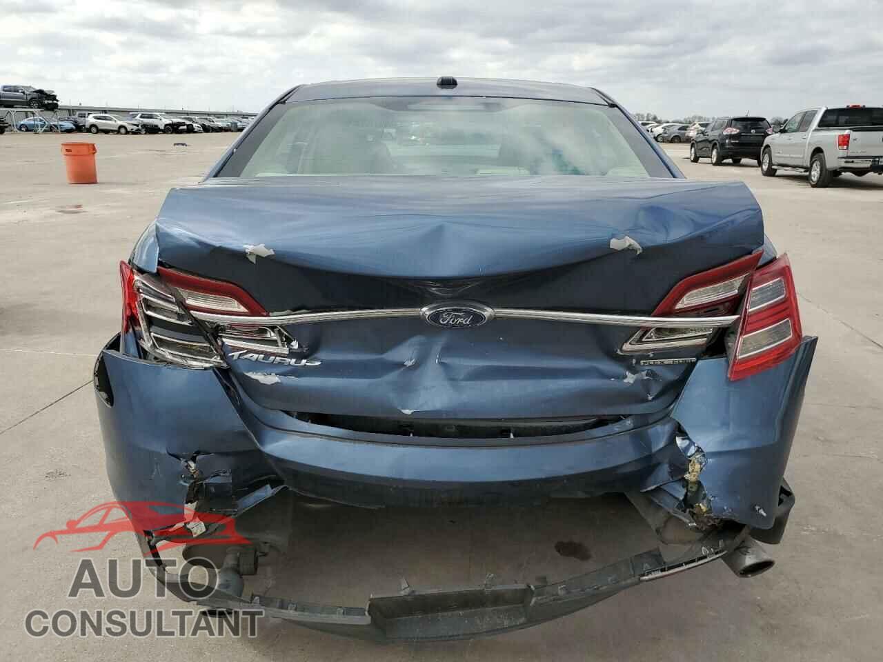 FORD TAURUS 2018 - 1FAHP2D84JG126855
