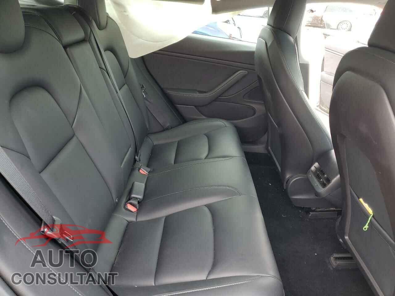 TESLA MODEL 3 2019 - 5YJ3E1EB8KF199043