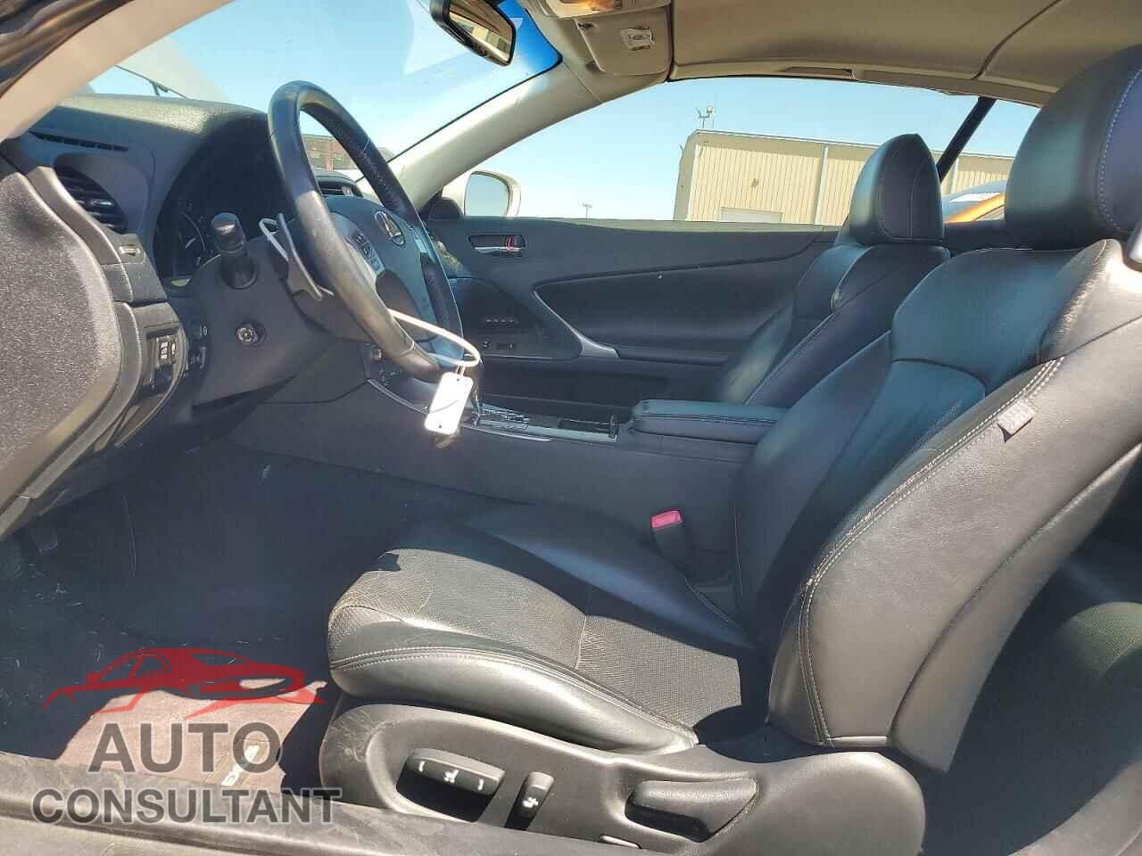 LEXUS IS 2012 - JTHFF2C22C2524520