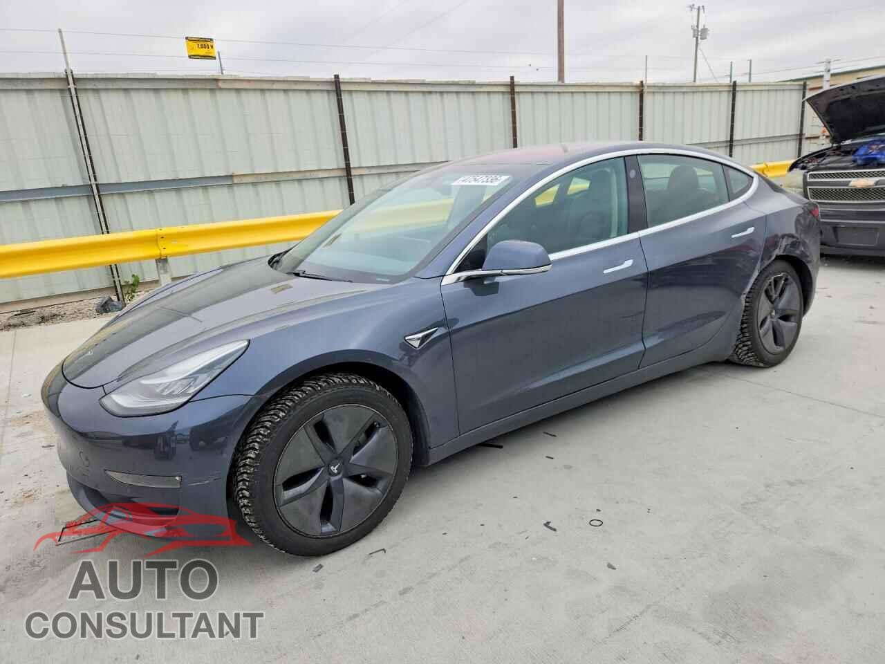 TESLA MODEL 3 2018 - 5YJ3E1EA7JF033554