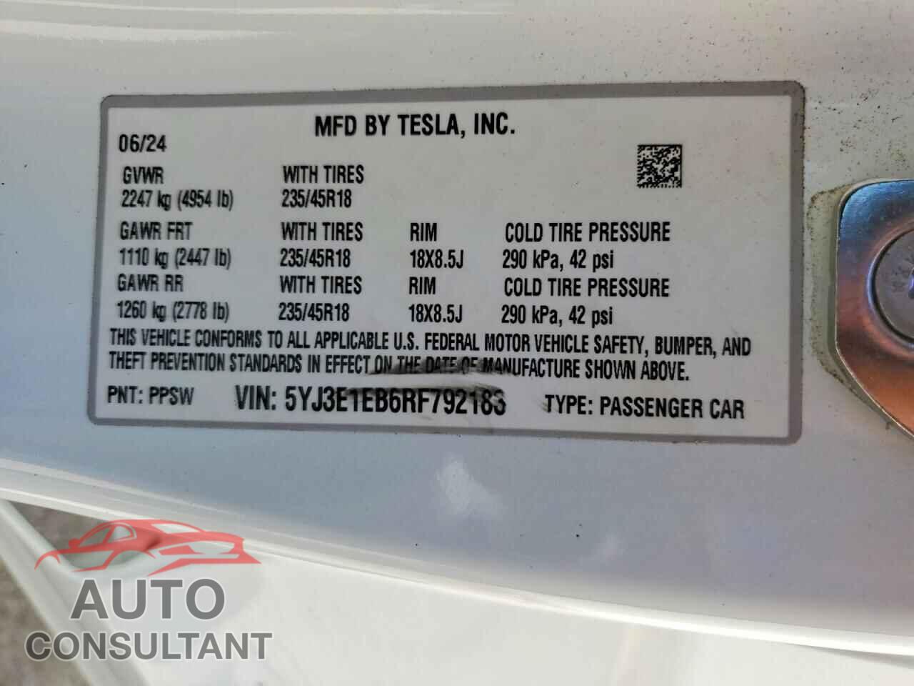 TESLA MODEL 3 2024 - 5YJ3E1EB6RF792183