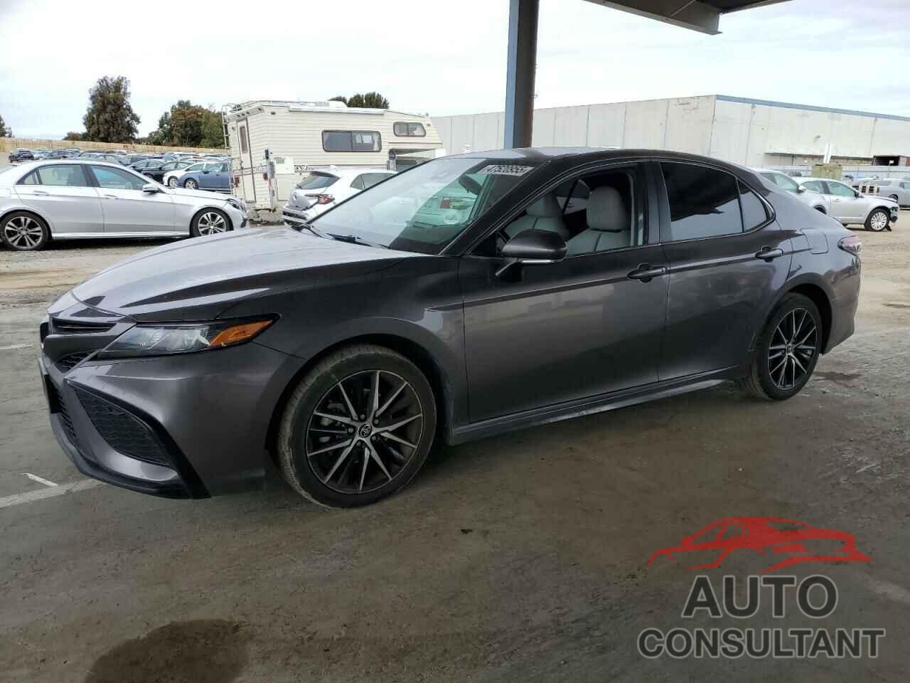 TOYOTA CAMRY 2022 - 4T1G11AK5NU671242