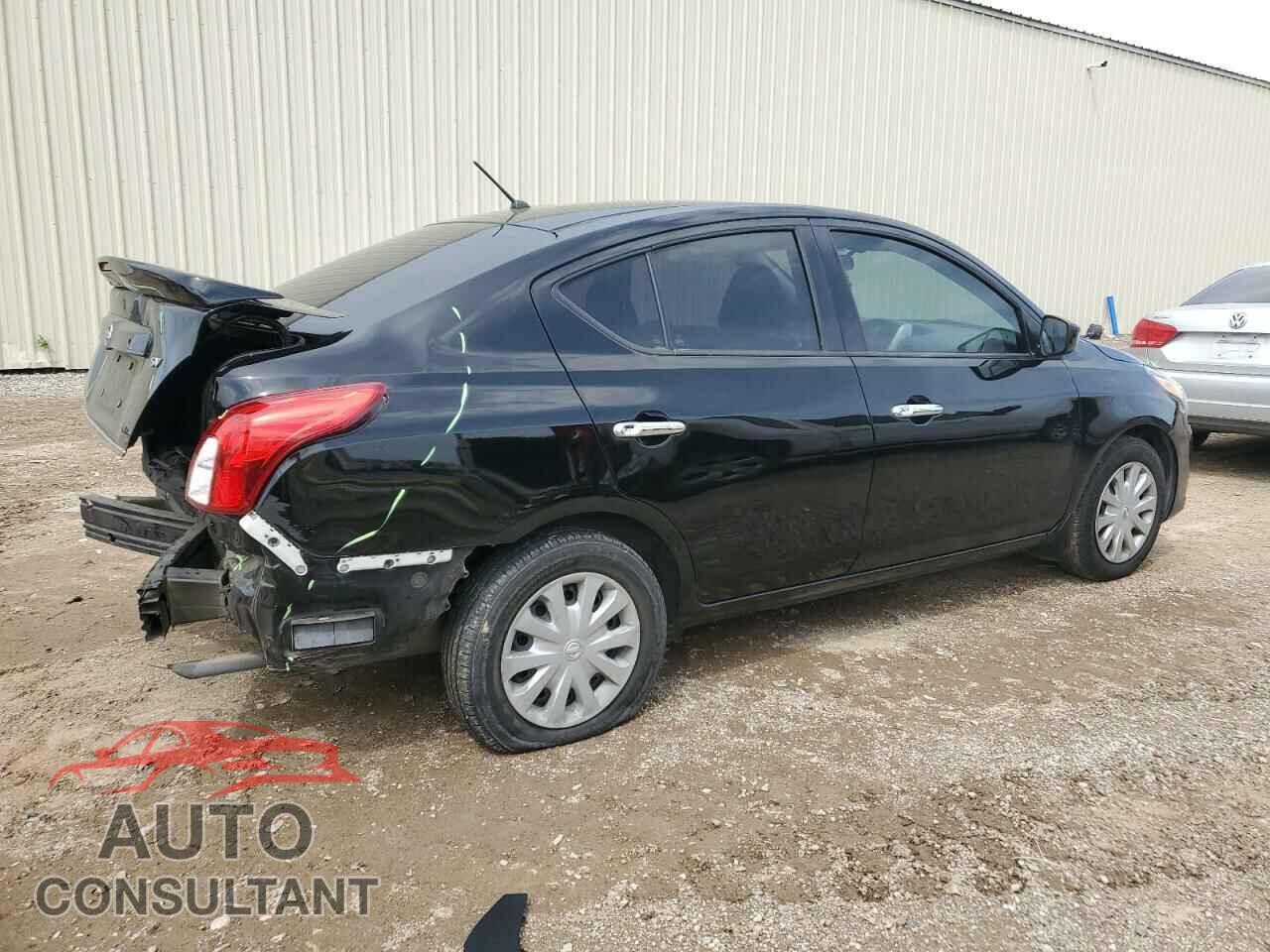 NISSAN VERSA 2019 - 3N1CN7AP3KL809584