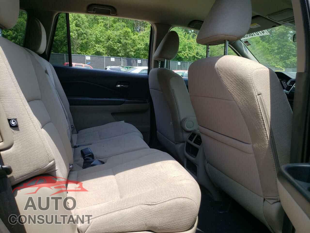 HONDA PILOT 2017 - 5FNYF6H19HB020908