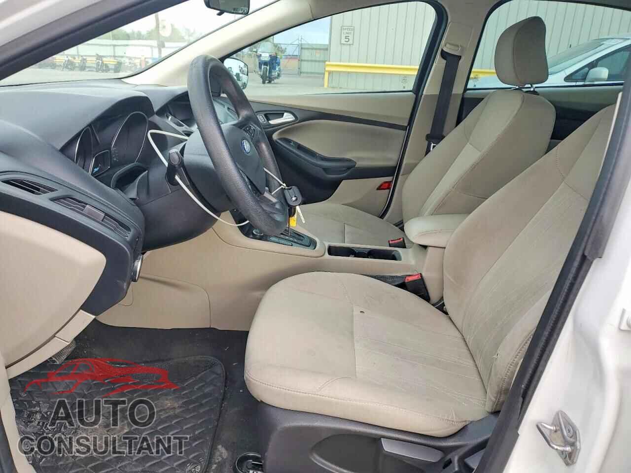 FORD FOCUS 2017 - 1FADP3FE7HL277617