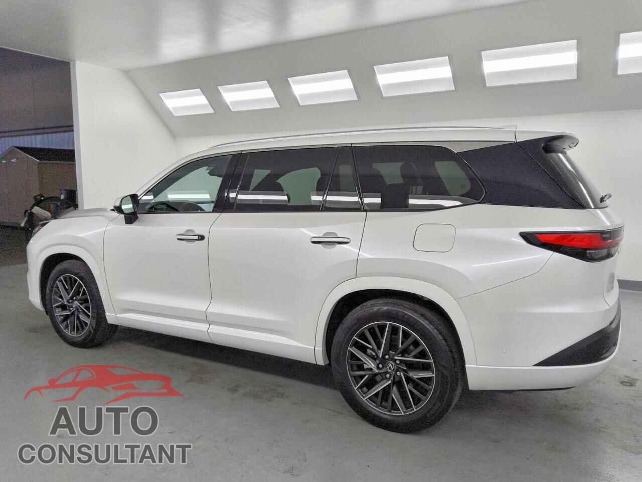 LEXUS UNKNOWN 2025 - 5TDAAAA6XSS017284