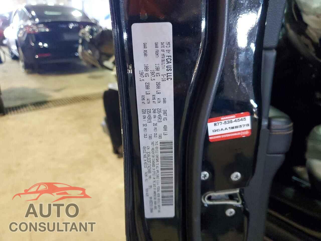 JEEP COMPASS 2018 - 3C4NJDCB7JT423489