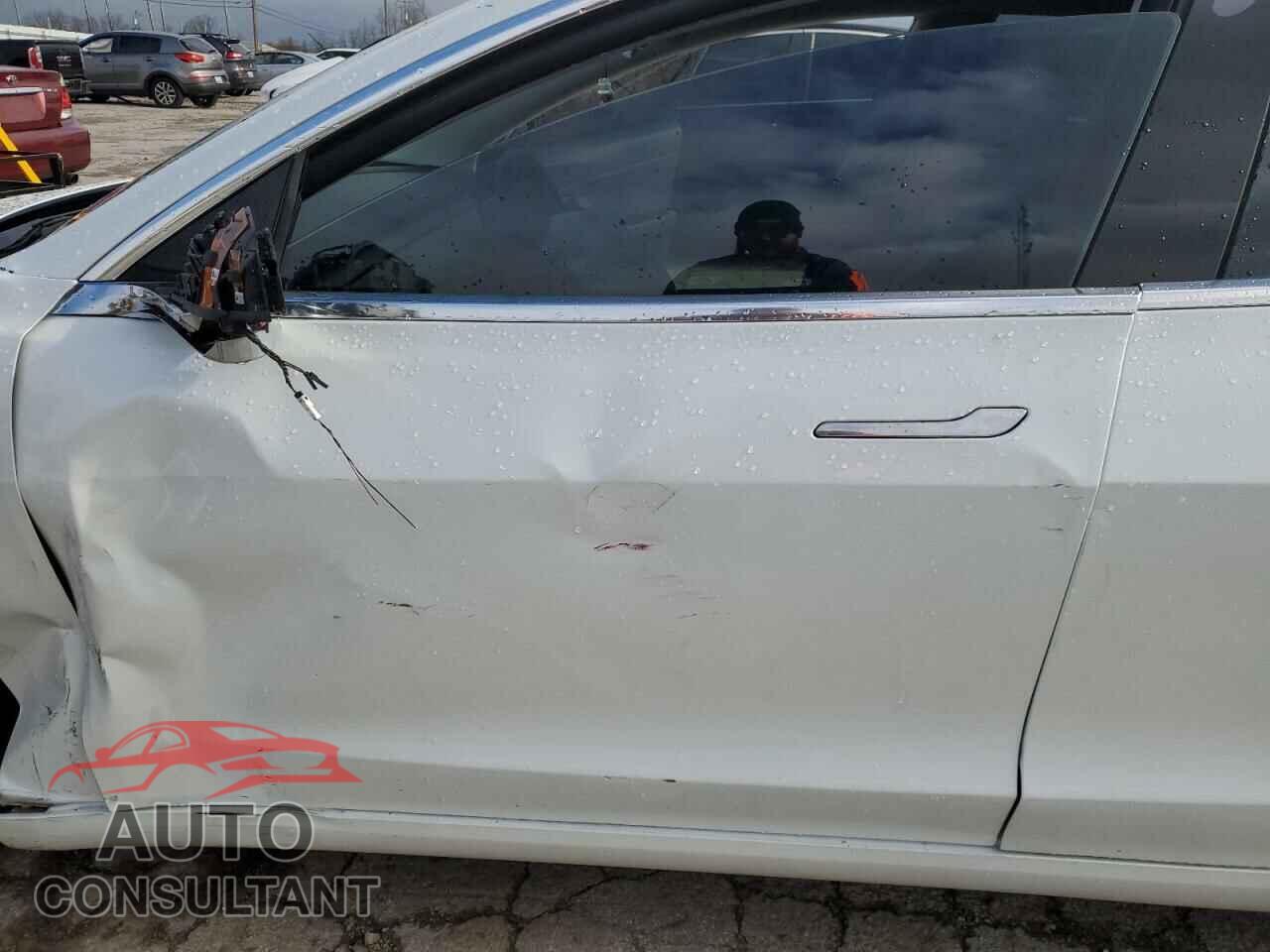 TESLA MODEL 3 2019 - 5YJ3E1EA5KF483253