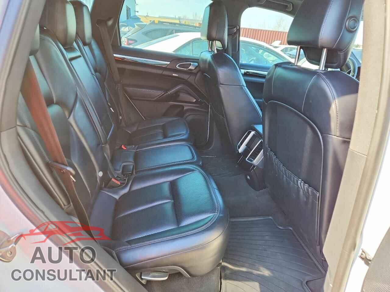 PORSCHE CAYENNE 2016 - WP1AA2A22GLA03261