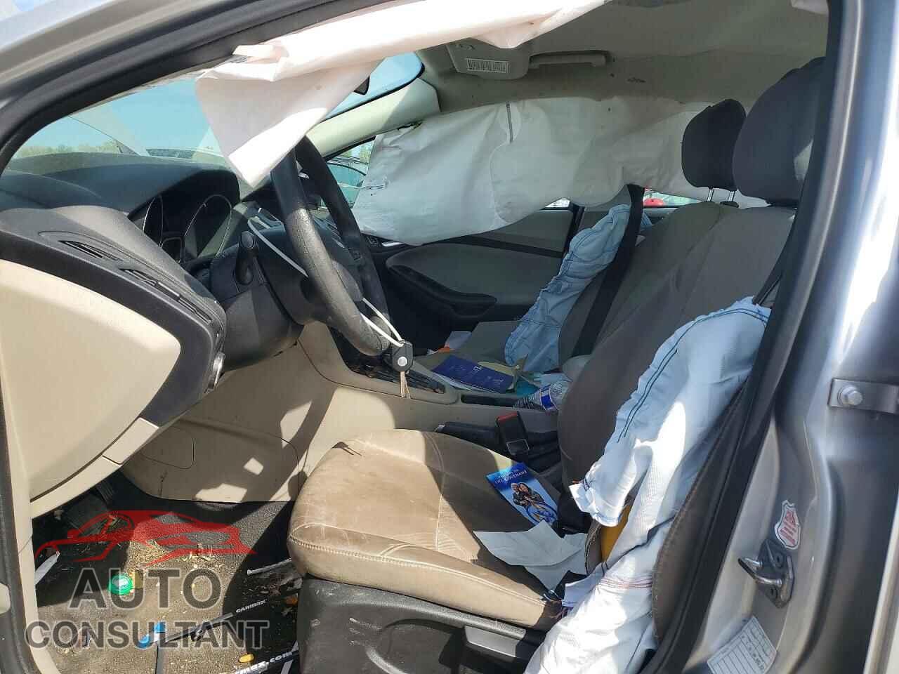 FORD FOCUS 2017 - 1FADP3F27HL225250