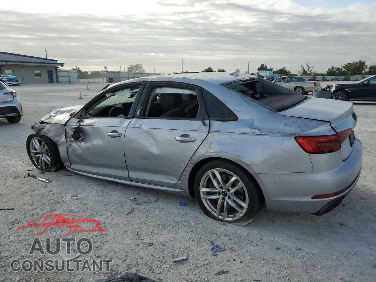 AUDI A4 2017 - WAUDNAF43HN058215