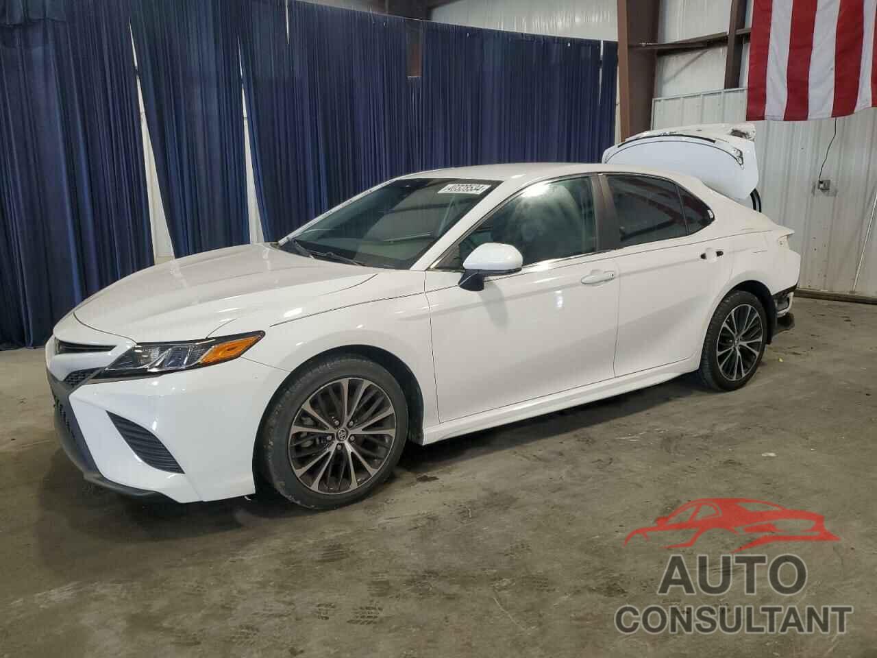 TOYOTA CAMRY 2018 - 4T1B11HK8JU144466