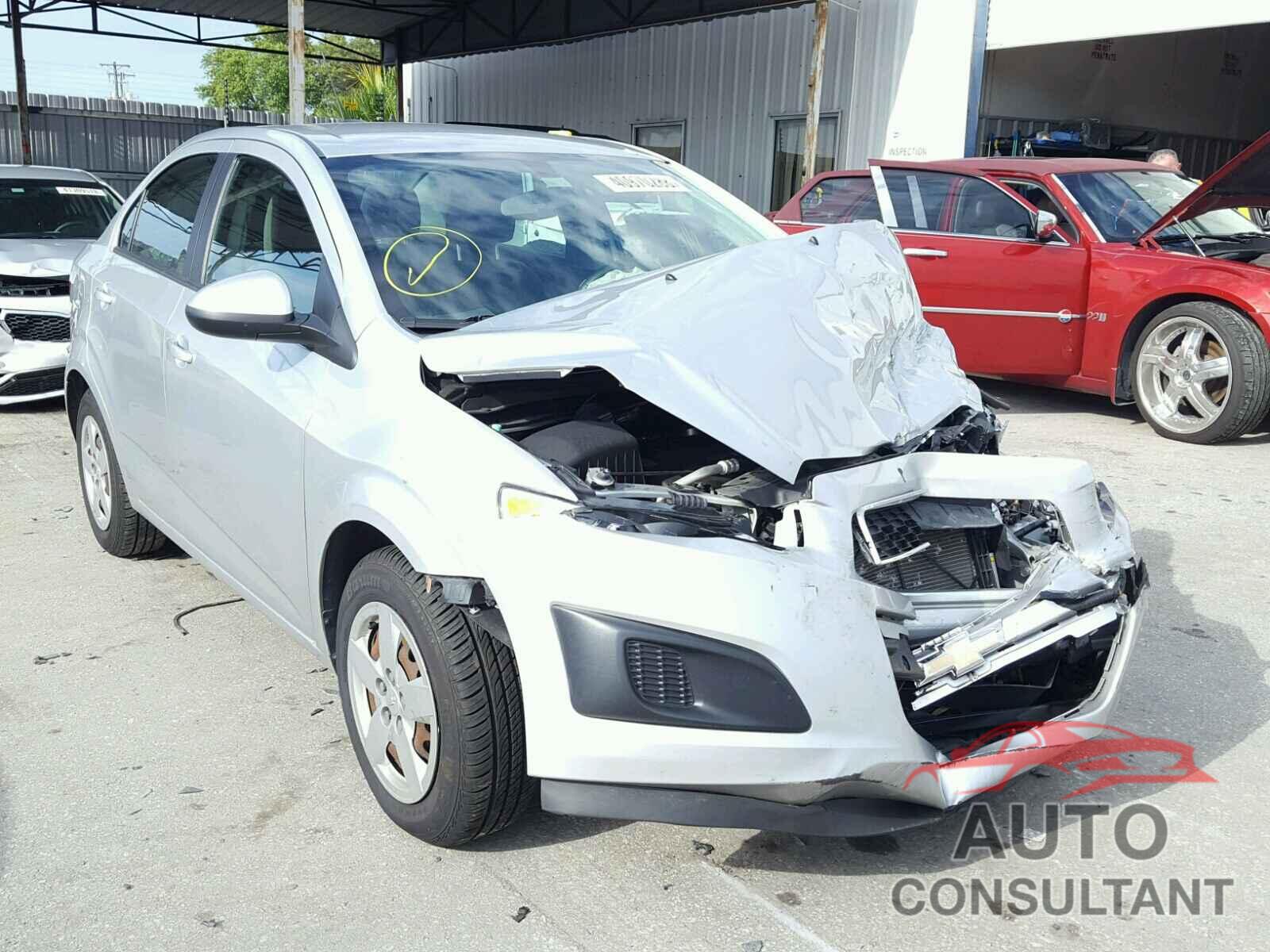 CHEVROLET SONIC 2015 - 1G1JA5SH9F4164987