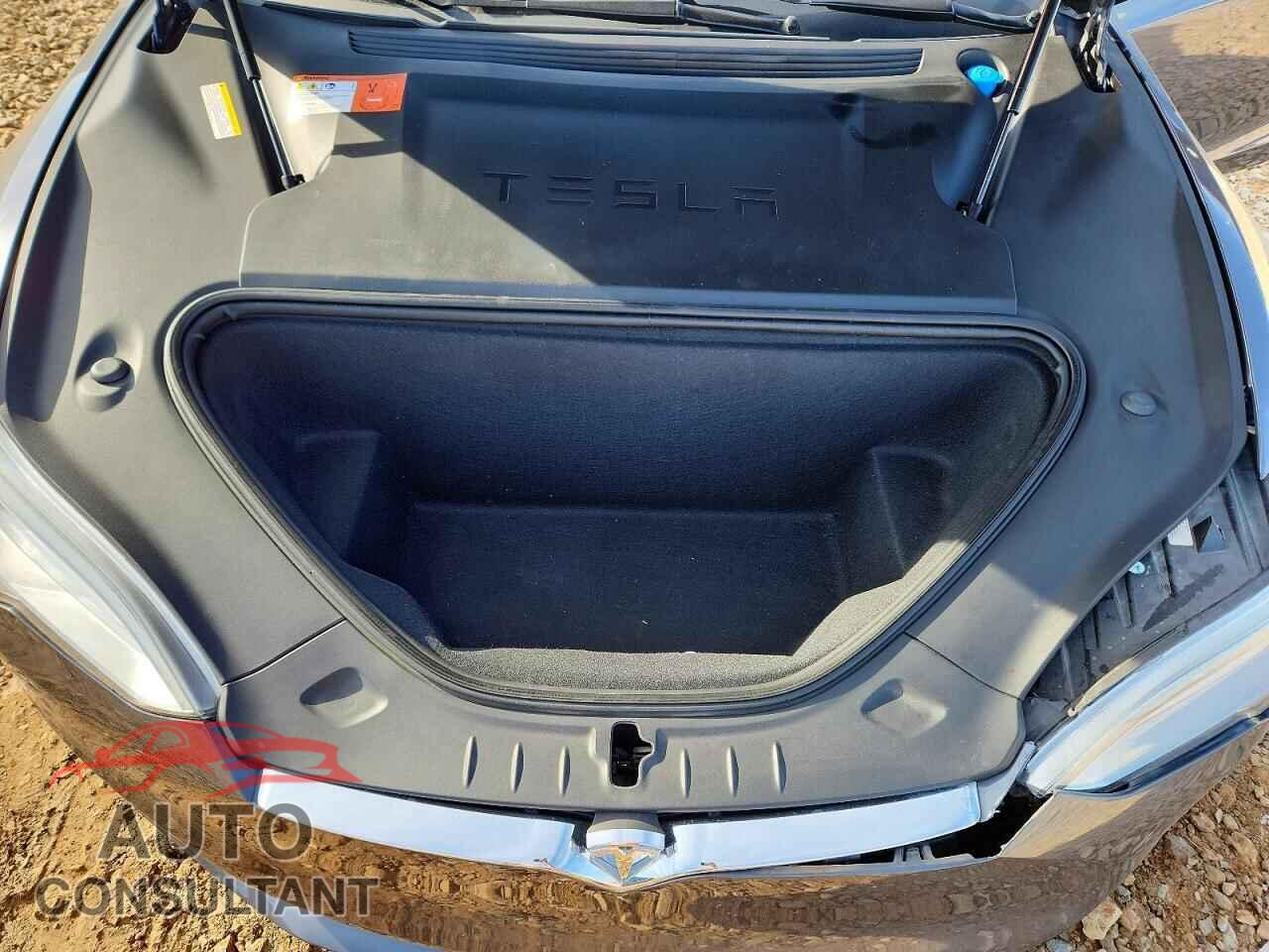 TESLA MODEL S 2017 - 5YJSA1E15HF183616