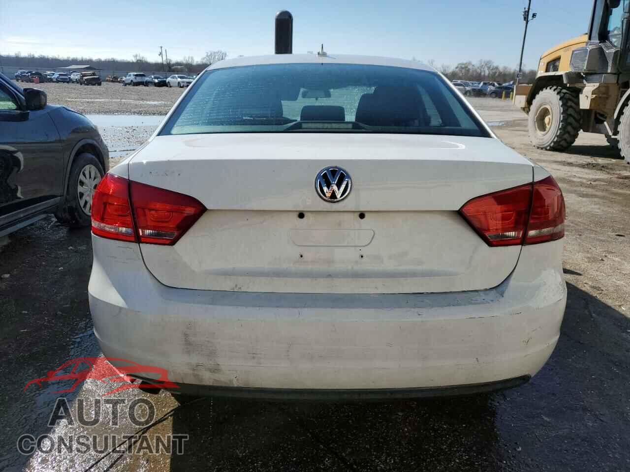 VOLKSWAGEN PASSAT 2014 - 1VWAP7A31EC003770