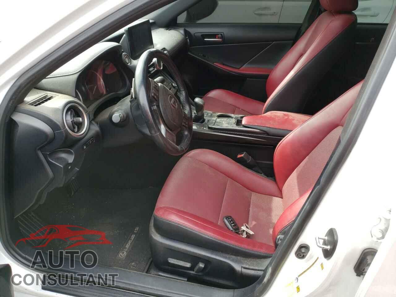 LEXUS IS 2021 - JTHCA1D2XM5116616