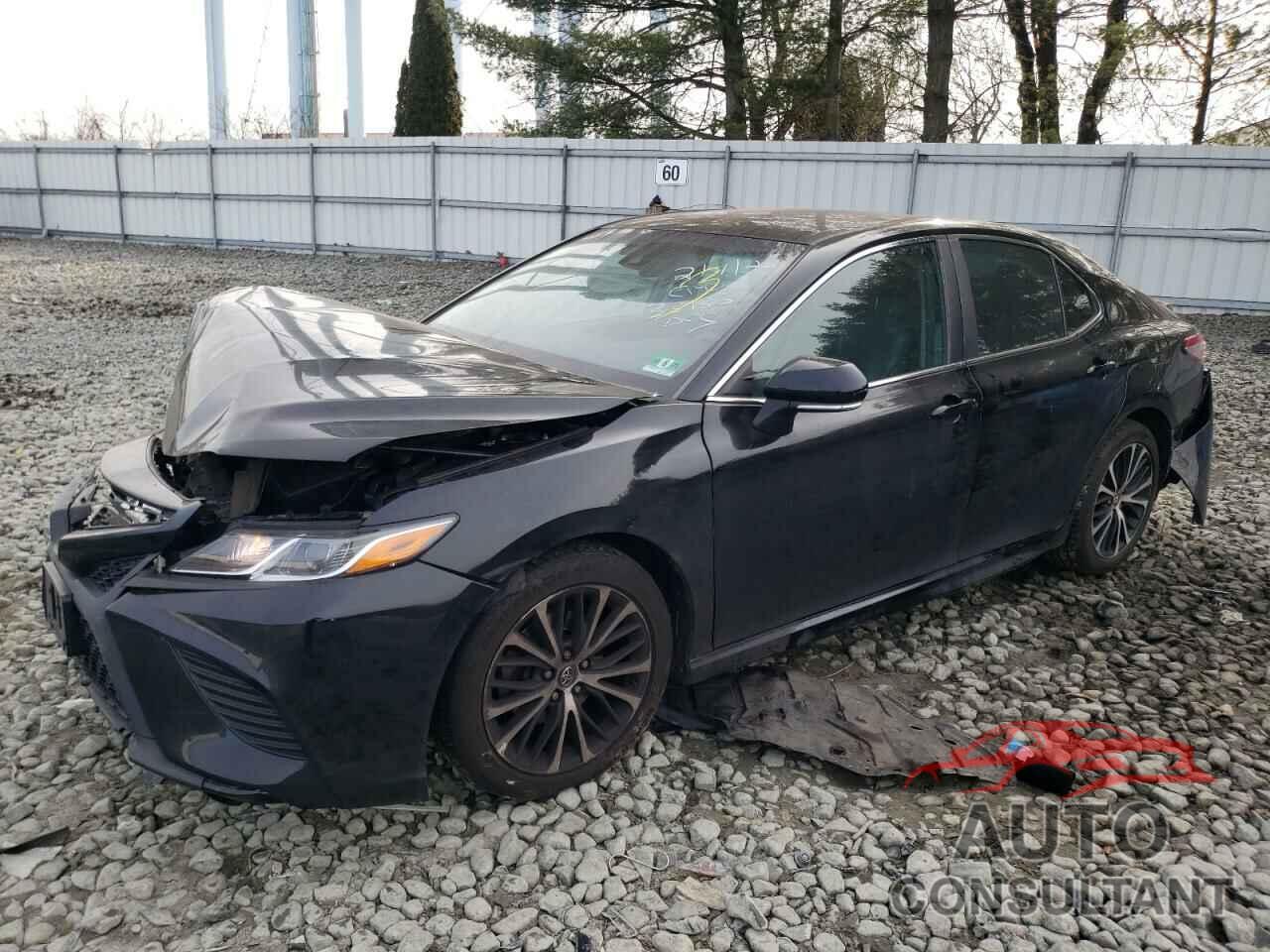 TOYOTA CAMRY 2018 - 4T1B11HK3JU133133