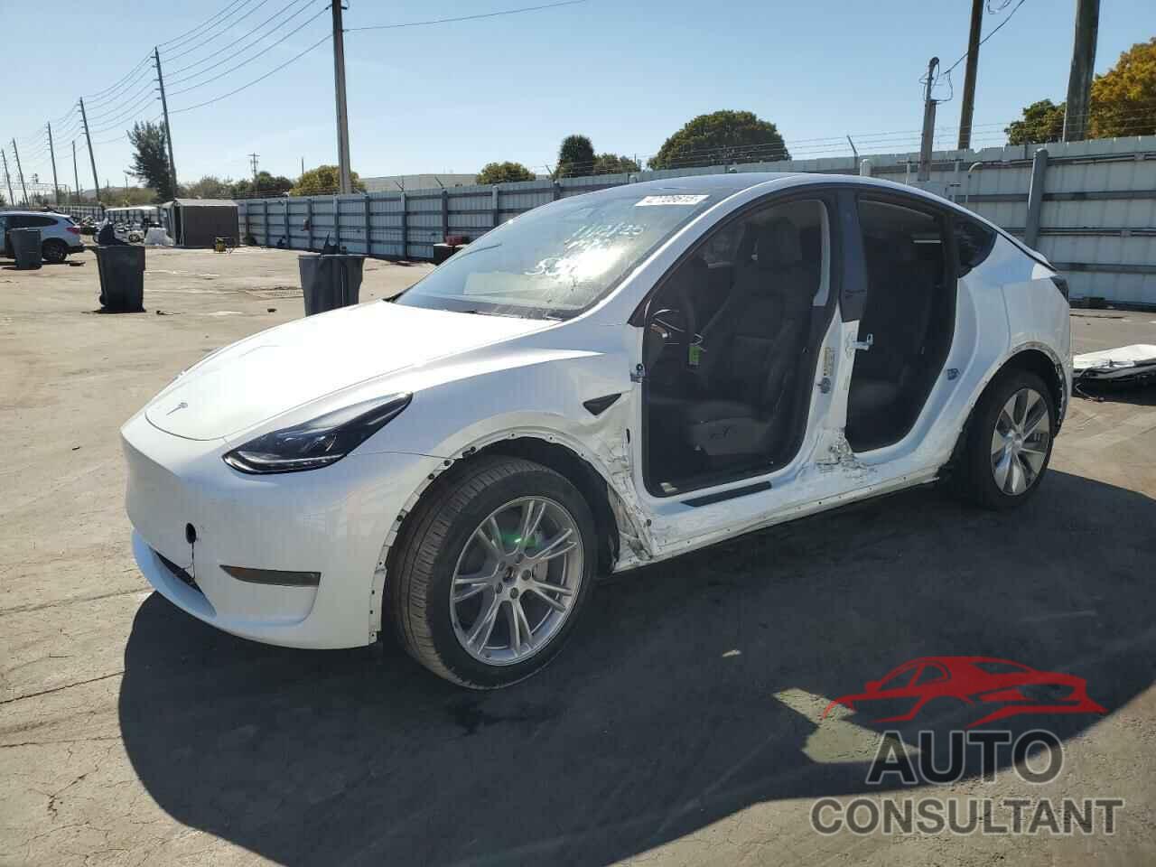 TESLA MODEL Y 2024 - 7SAYGDEE0RA265512