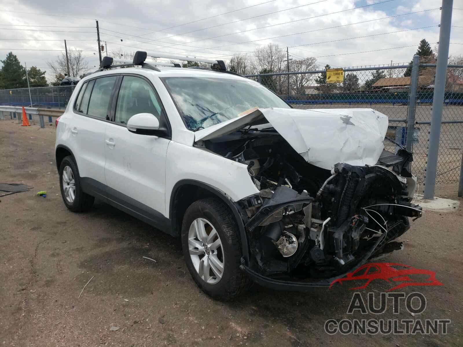 VOLKSWAGEN TIGUAN 2017 - WVGBV7AX3HK042771