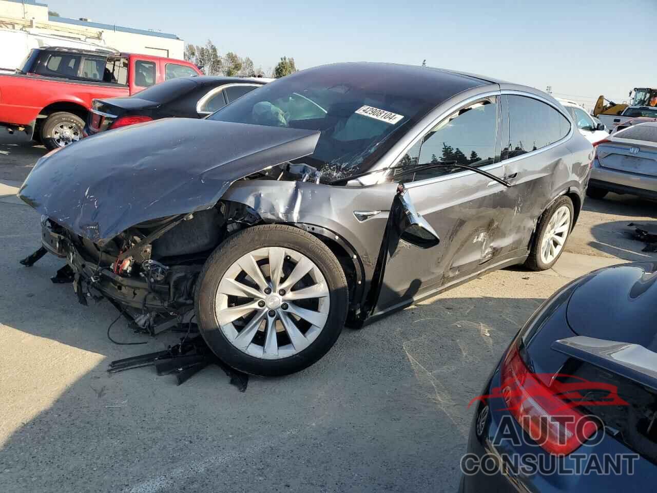 TESLA MODEL X 2018 - 5YJXCAE27JF101870