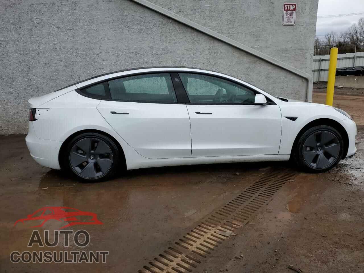 TESLA MODEL 3 2022 - 5YJ3E1EA4NF369801