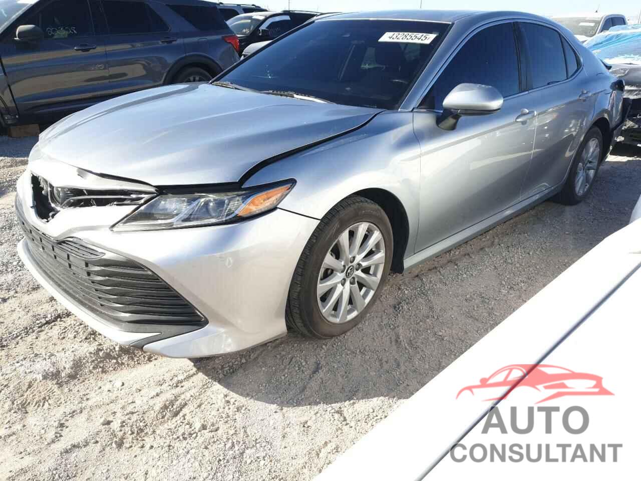 TOYOTA CAMRY 2018 - 4T1B11HK1JU044015
