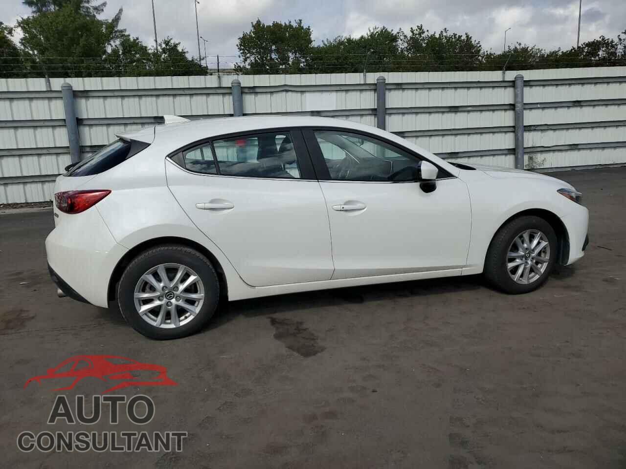MAZDA 3 2015 - JM1BM1M70F1270889