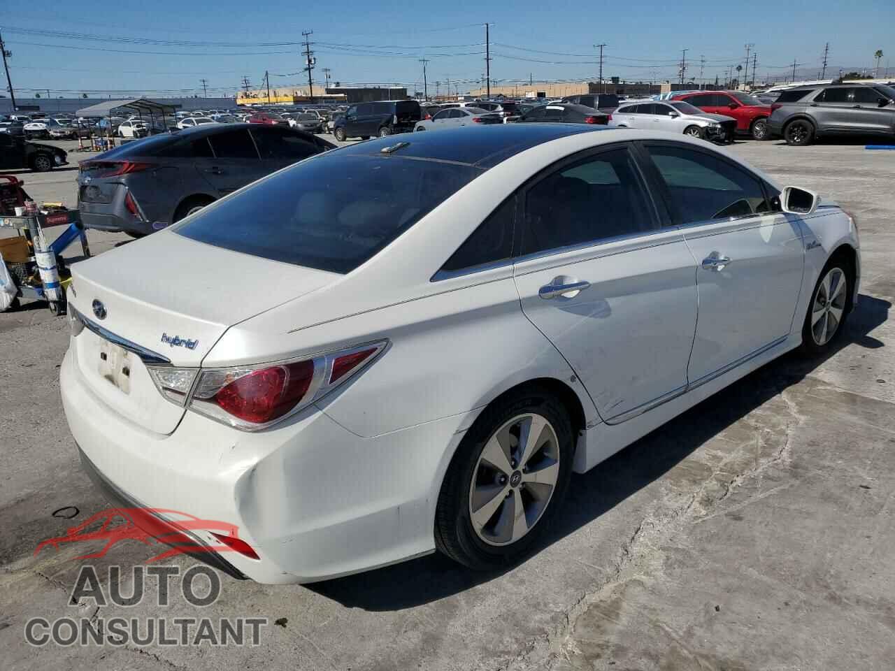 HYUNDAI SONATA 2011 - KMHEC4A47BA018462