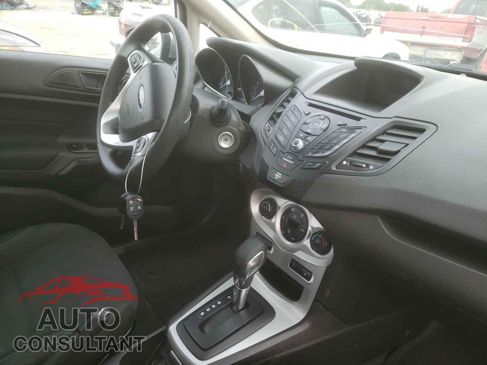 FORD FIESTA 2017 - 3FADP4EJ8HM164438