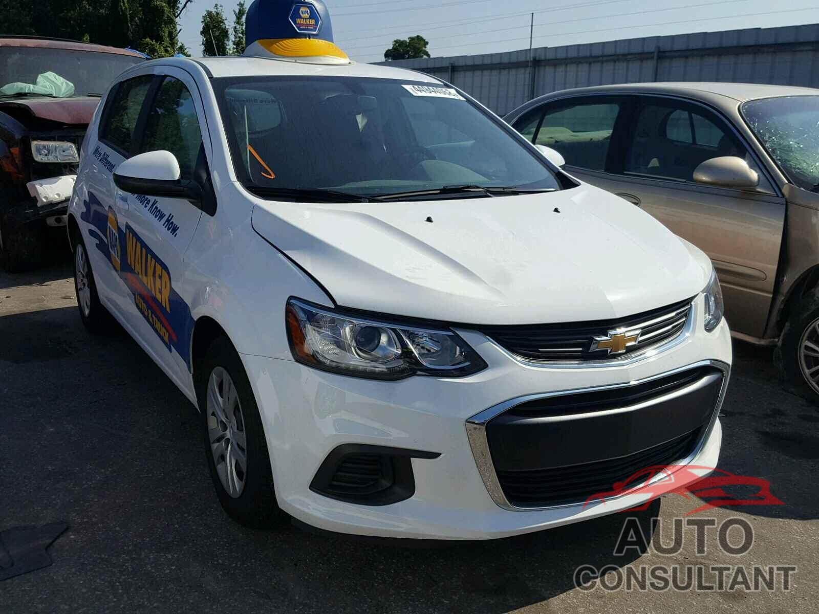 CHEVROLET SONIC 2017 - 1G1JG6SH2H4172839