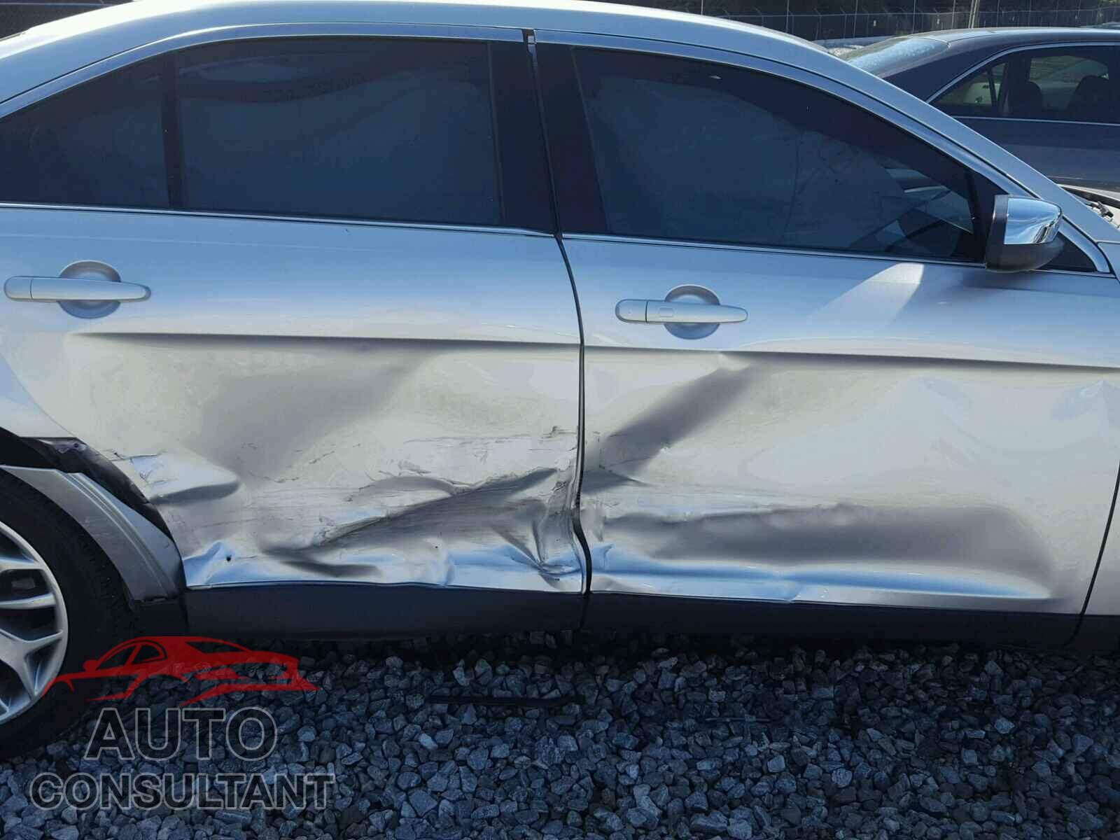 FORD TAURUS 2017 - 1FAHP2F85HG102152