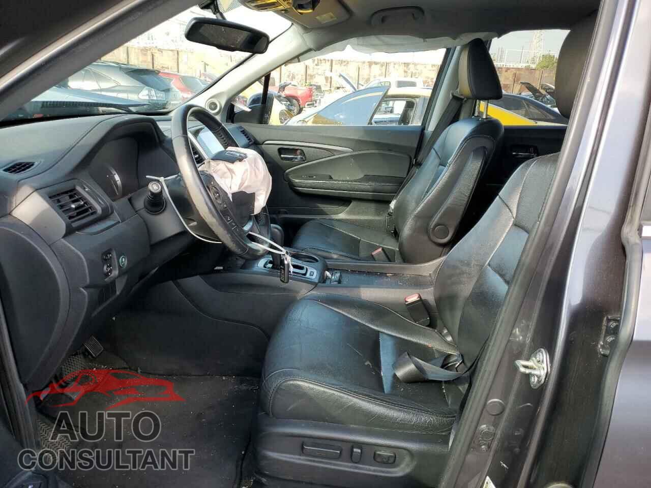 HONDA PILOT 2017 - 5FNYF5H5XHB016279