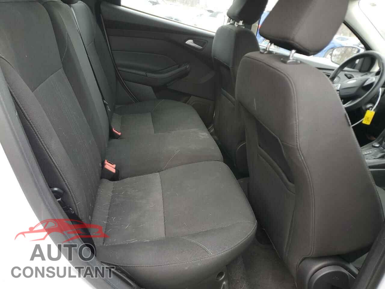 FORD FOCUS 2017 - 1FADP3K27HL258772