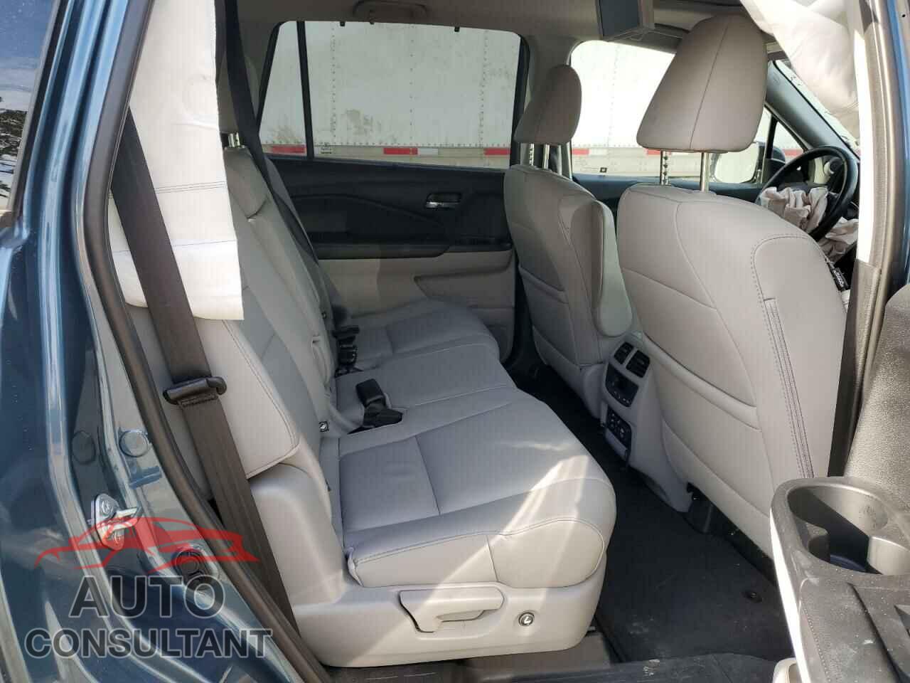 HONDA PILOT 2017 - 5FNYF5H96HB007145