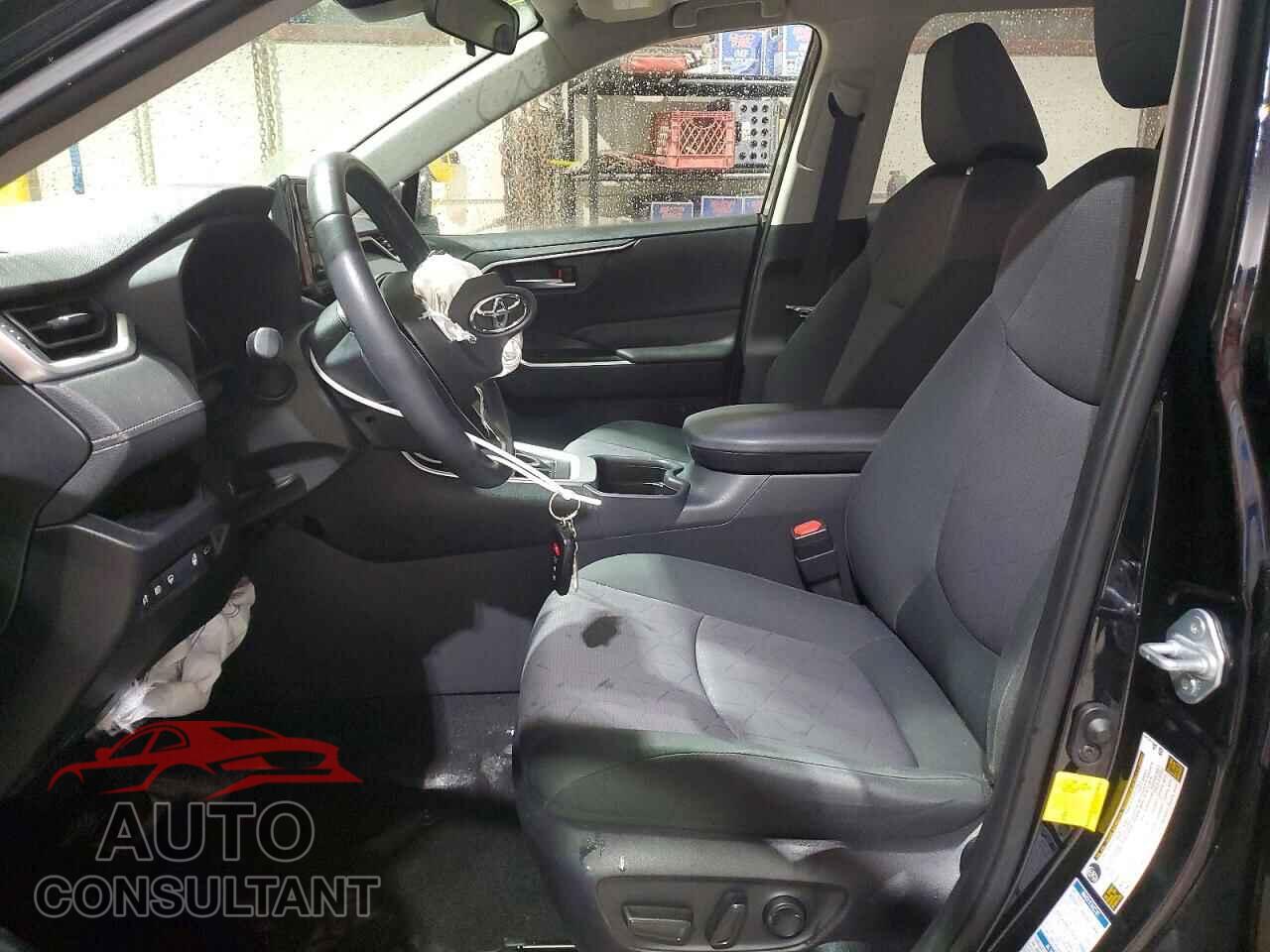TOYOTA RAV4 2019 - JTMP1RFV6KD032658