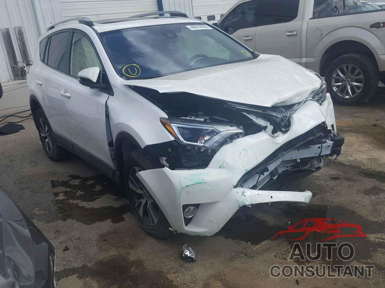 TOYOTA RAV4 XLE 2018 - JTMWFREV5JJ162610