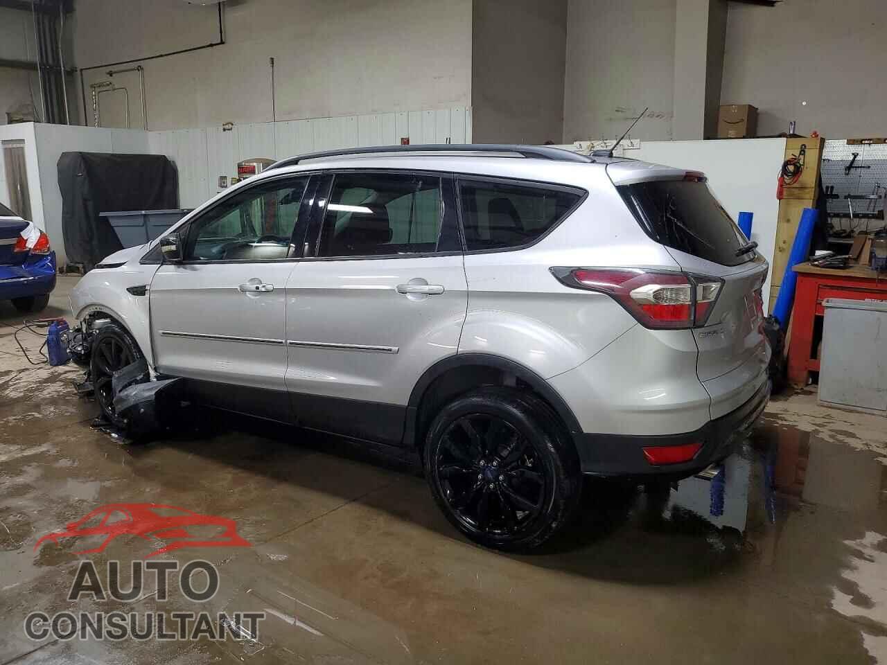 FORD ESCAPE 2017 - 1FMCU9J90HUB41587
