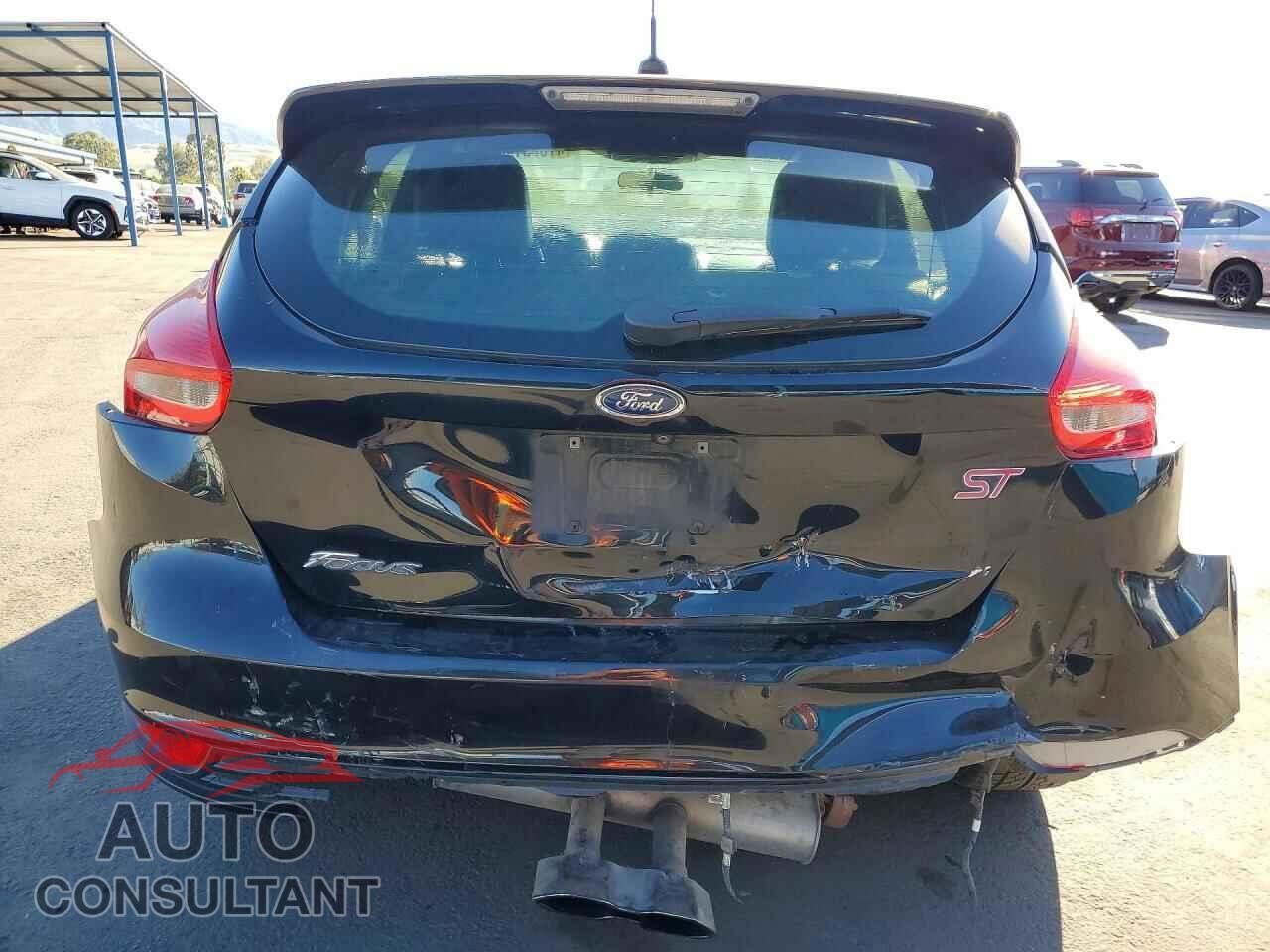 FORD FOCUS 2017 - 1FADP3L92HL263731