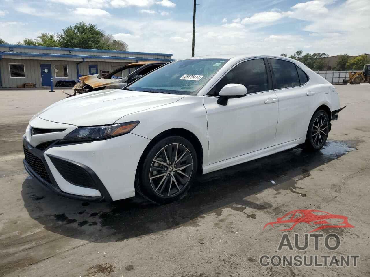 TOYOTA CAMRY 2021 - 4T1G11AK0MU562413