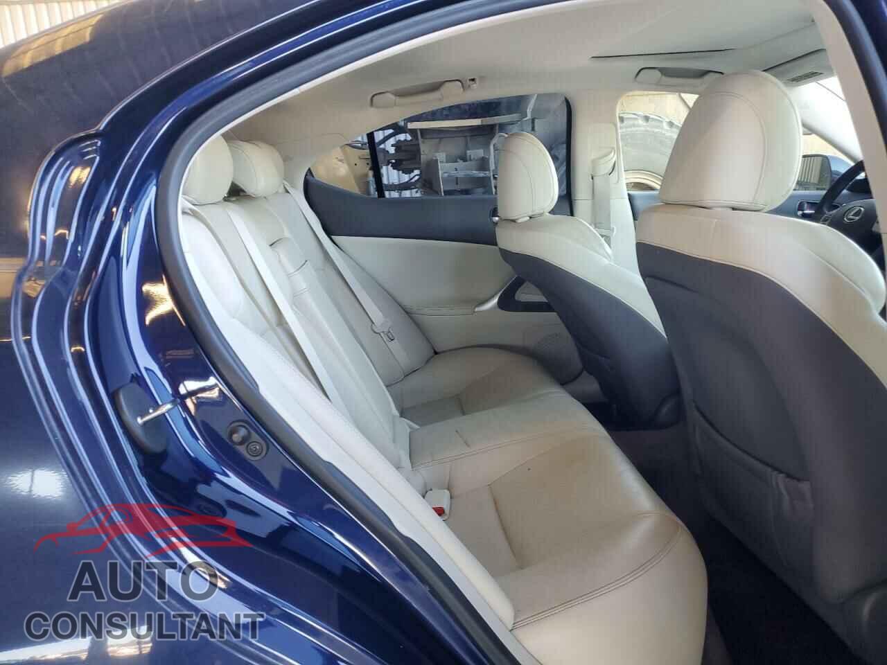 LEXUS IS 2012 - JTHBF5C27C2102341
