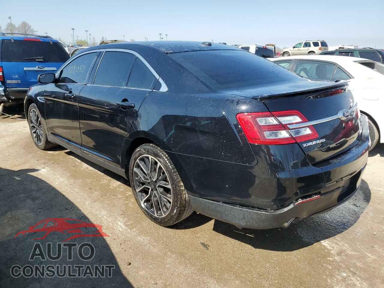FORD TAURUS 2018 - 1FAHP2E87JG113726