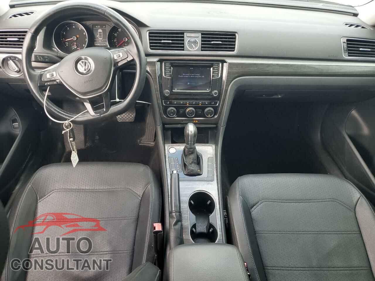 VOLKSWAGEN PASSAT 2017 - 1VWBT7A3XHC048954