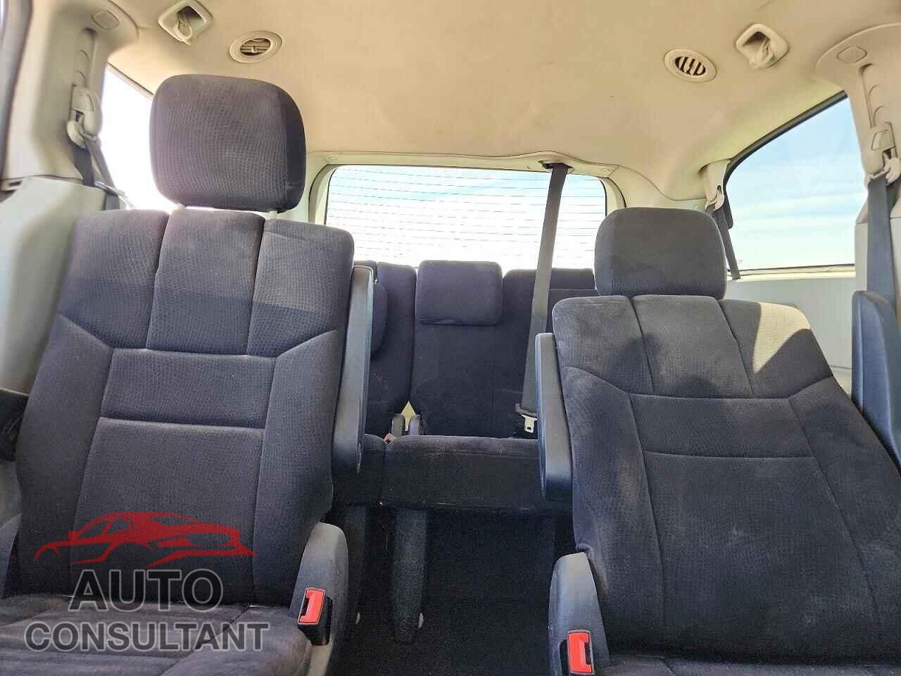 DODGE CARAVAN 2011 - 2D4RN4DG8BR690633