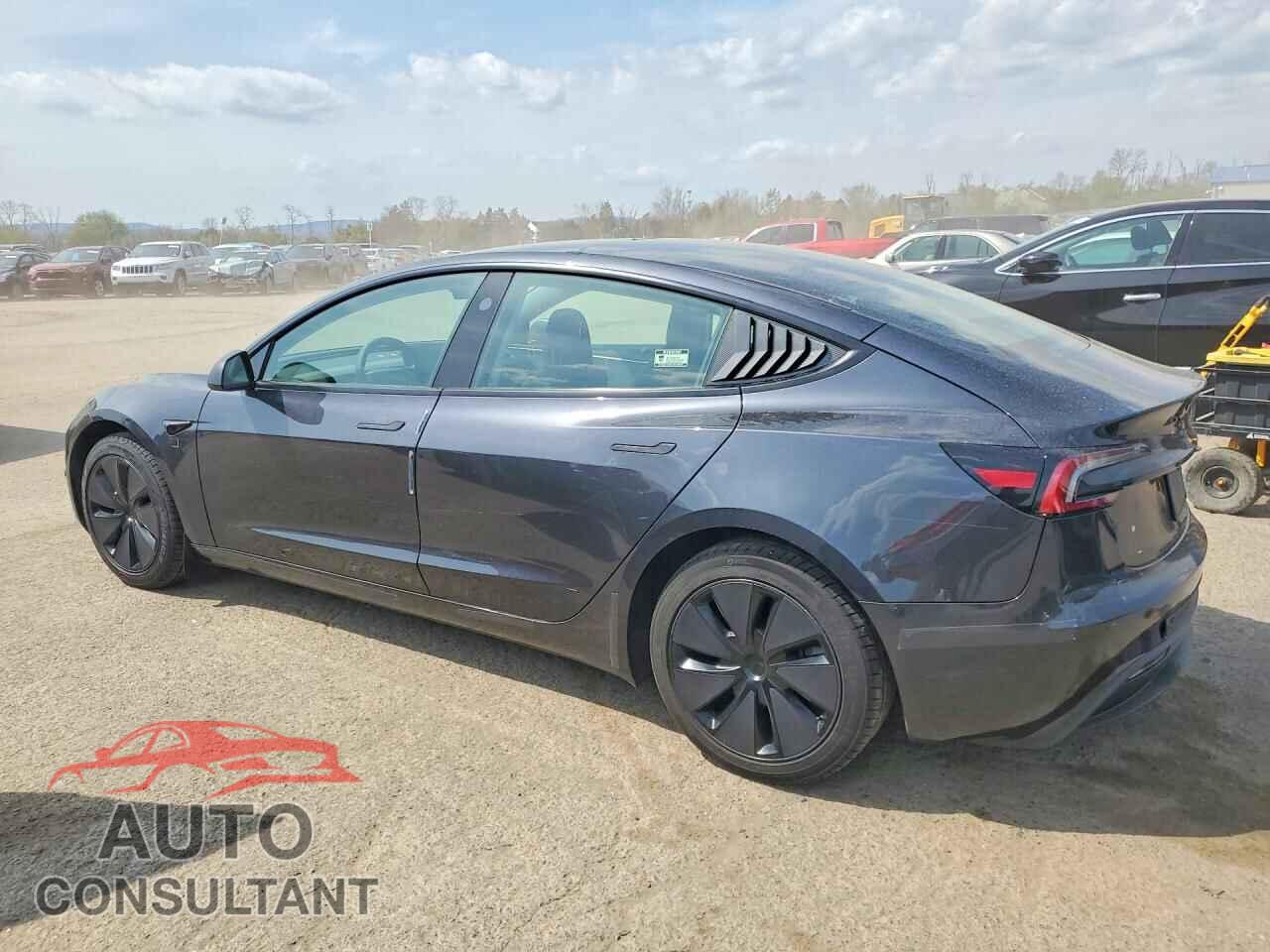 TESLA MODEL 3 2025 - 5YJ3E1EA8SF876986