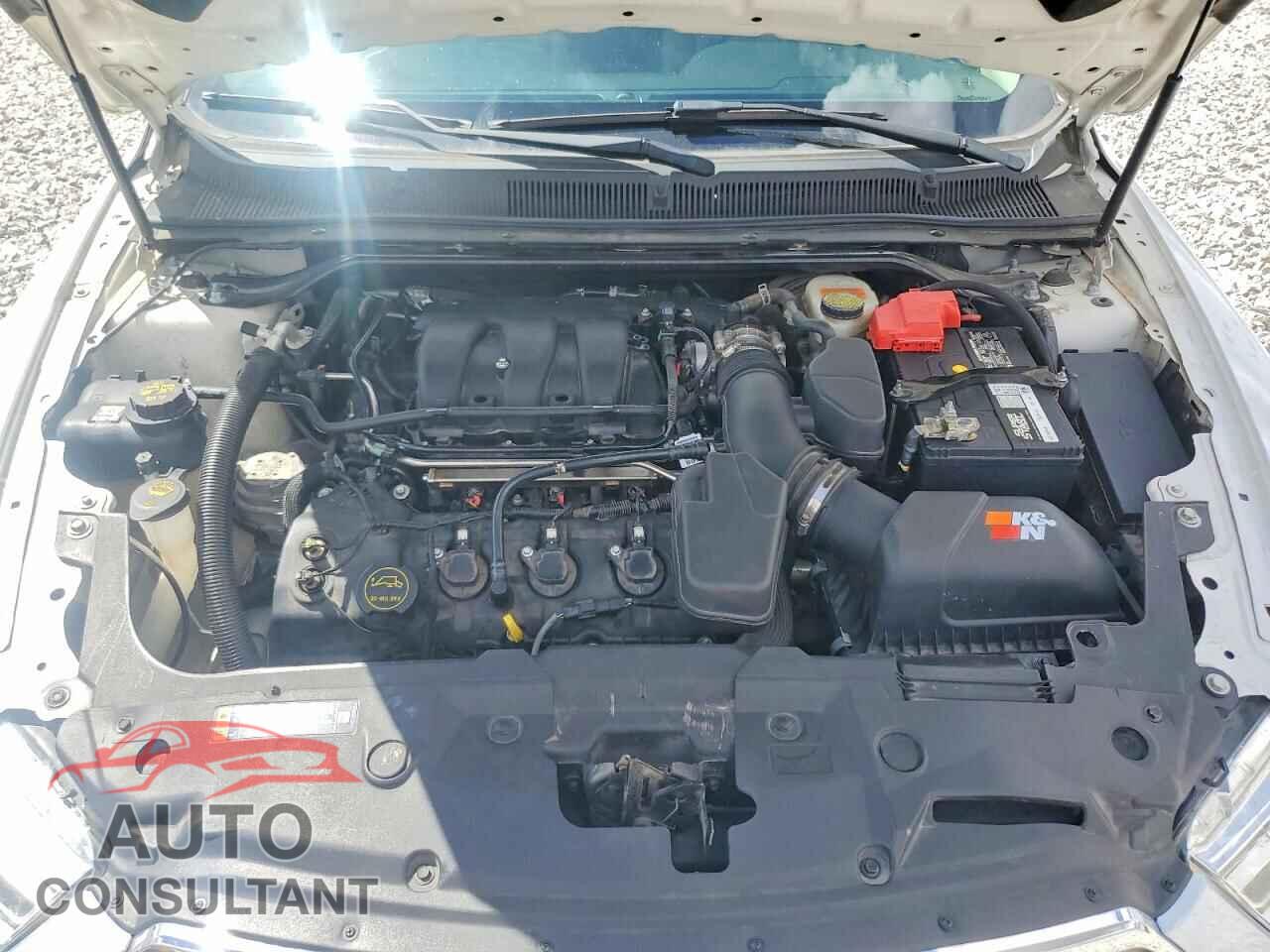 FORD TAURUS 2017 - 1FAHP2D88HG123354